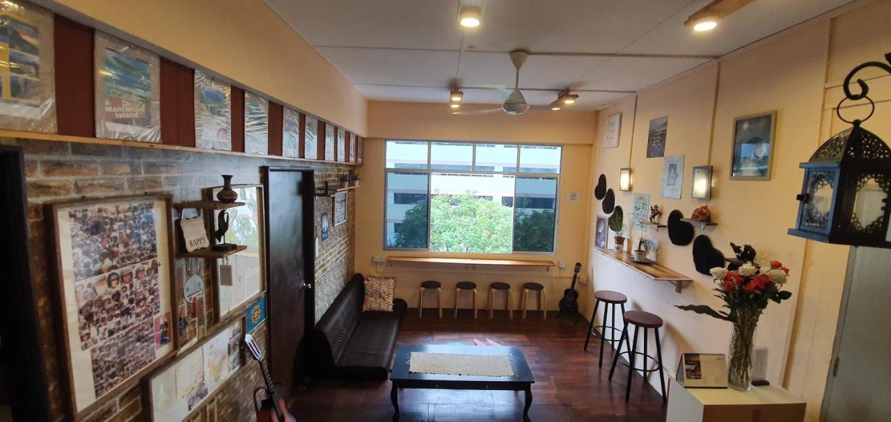 Escape Backpackers Kk Vandrarhem Kota Kinabalu Exteriör bild