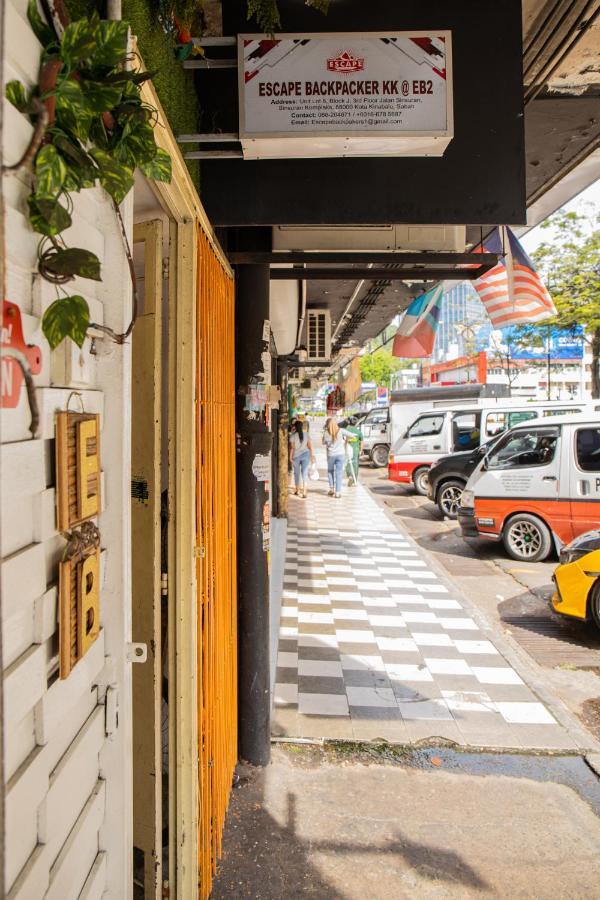 Escape Backpackers Kk Vandrarhem Kota Kinabalu Exteriör bild