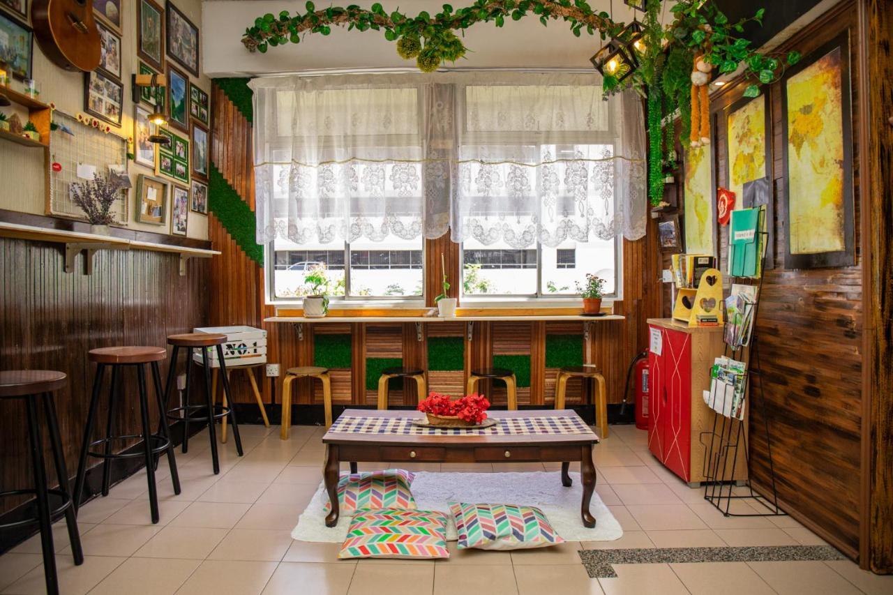 Escape Backpackers Kk Vandrarhem Kota Kinabalu Exteriör bild